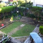 20111011-153123.jpg (庭の改造中)