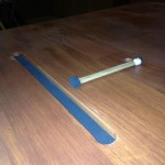 20120114-230801.jpg (トリマーでテーブルにipadスタンド！)